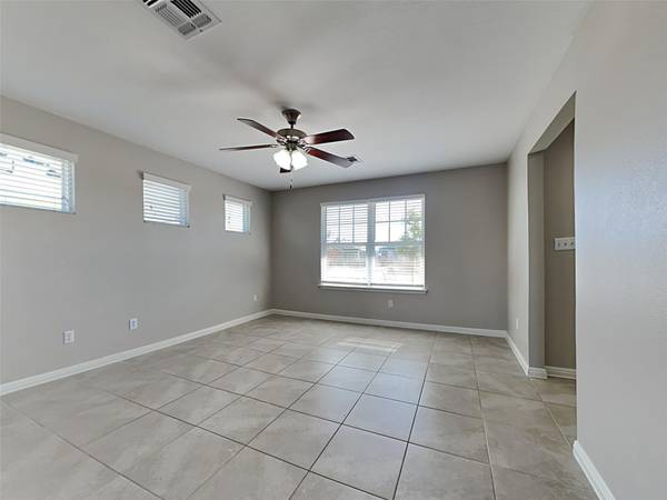 1052 Esplanade PKWY, San Marcos, TX 78666