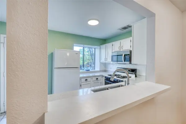 1411 Gracy Farms LN #41, Austin, TX 78758