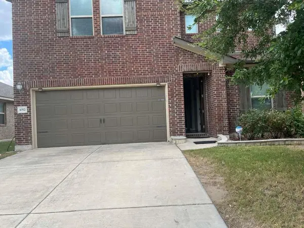 1052 Myrna BND, Leander, TX 78641