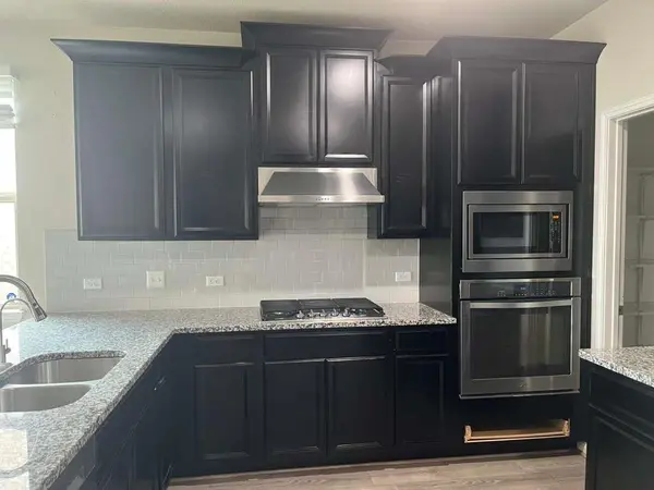 1052 Myrna BND, Leander, TX 78641