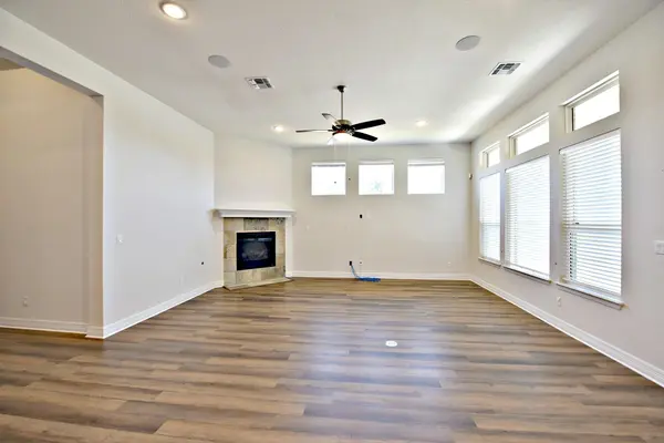 2220 Airport DR, Leander, TX 78641