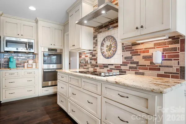 2261 Eva CT, Lincolnton, NC 28092