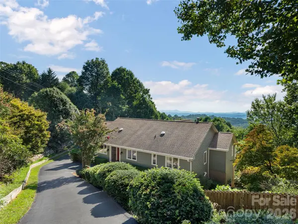 288 Roberts DR, Laurel Park, NC 28739