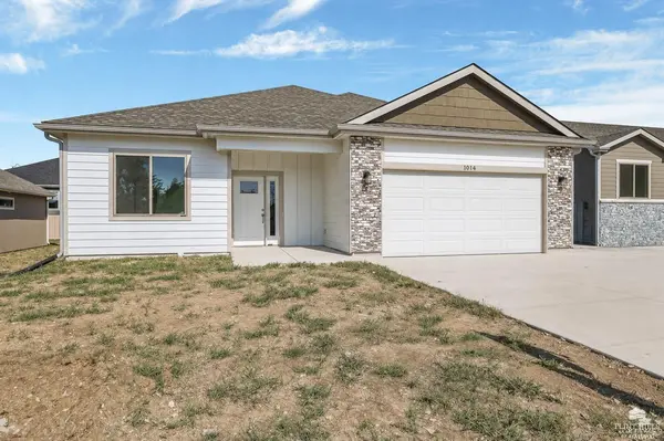 1726 Sutter Woods RD, Junction City, KS 66441