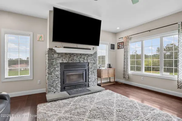 1911 Hunsinger RD, Springville, PA 18844