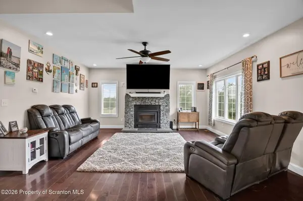 1911 Hunsinger RD, Springville, PA 18844