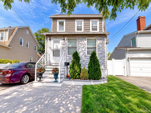 29 Cambridge ST, Valley Stream, NY 11581