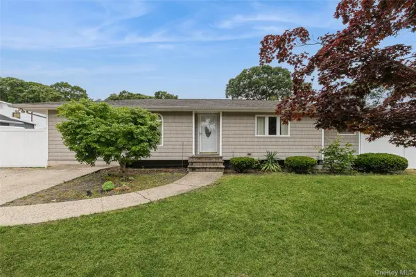 182 Smithtown Polk BLVD, Centereach, NY 11720