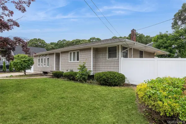 182 Smithtown Polk BLVD, Centereach, NY 11720