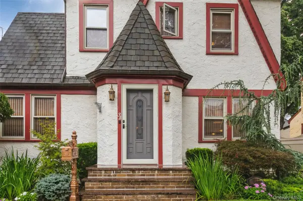 34 Archer RD, West Hempstead, NY 11552