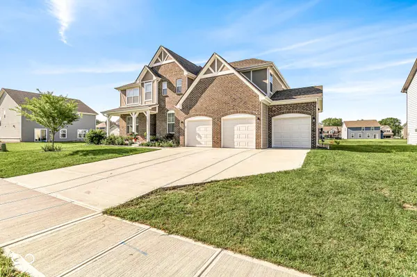 6475 Whitecap LN, Brownsburg, IN 46112