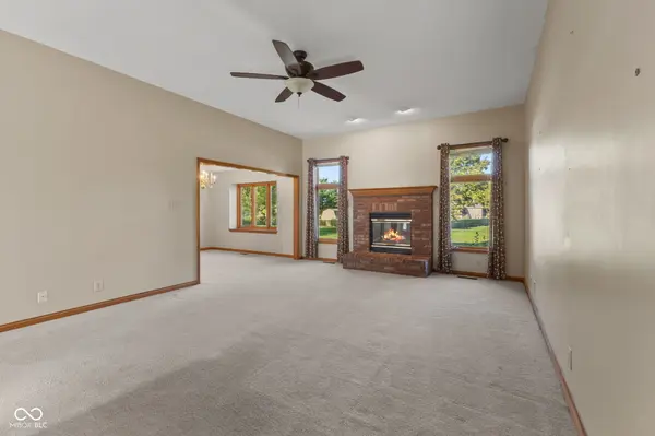 4732 S Grassy CT, New Palestine, IN 46163