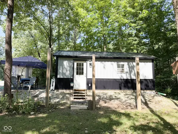 2213 S Oak DR, Rockville, IN 47872