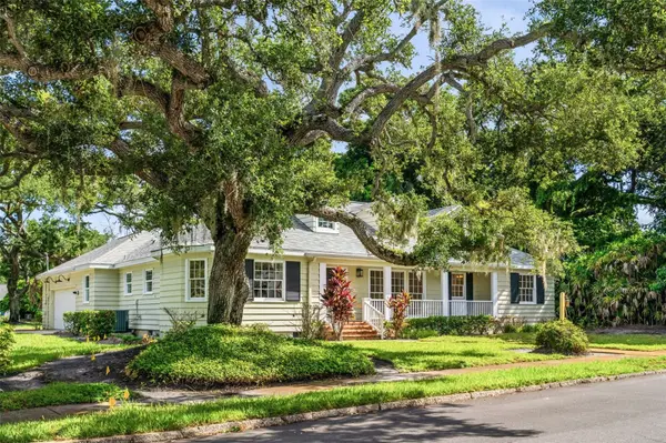 1585 SOUTH DR, Sarasota, FL 34239