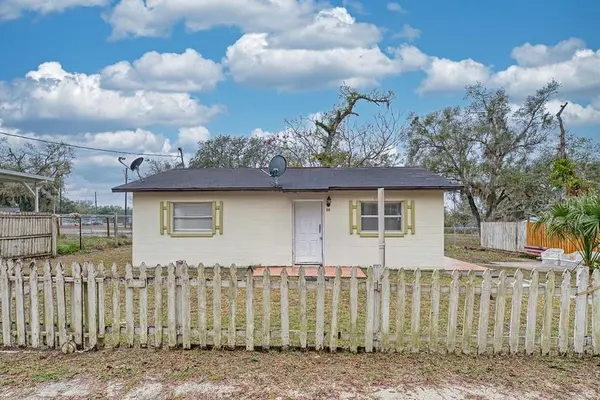 20 BARRY AVE, Mascotte, FL 34753