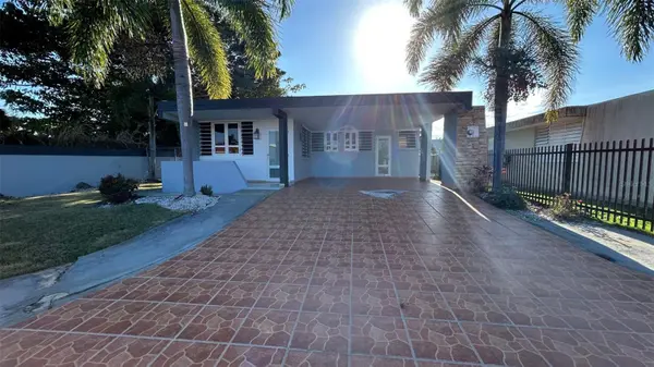 #107 BLQ G1 URB VILLA UNIVERSITARIA CALLE CATOLICA,  Aguadilla,  PR 00603
