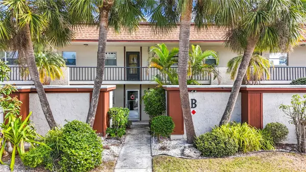 2750 E BAY DR #3B, Largo, FL 33771