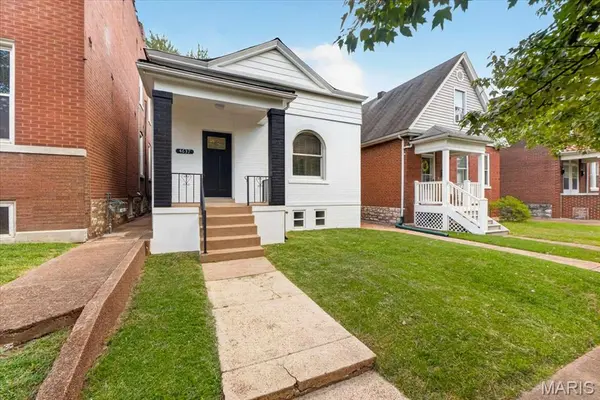 4637 Dahlia AVE, St Louis, MO 63116