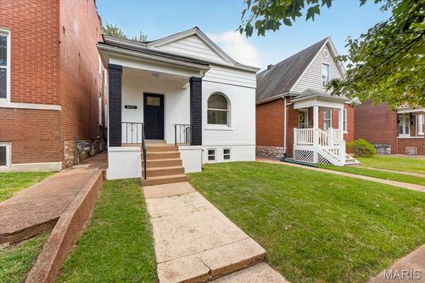 4637 Dahlia AVE, St Louis, MO 63116