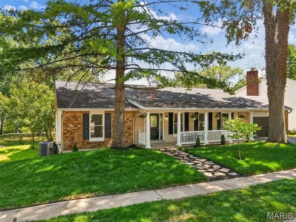 1768 Orchard Hill DR, Chesterfield, MO 63017