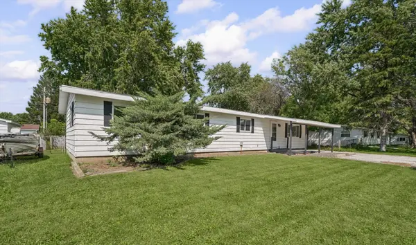 702 W Park ST, Thomasboro, IL 61878