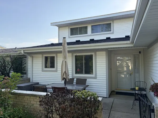 1125 Taunton CT, Schaumburg, IL 60193