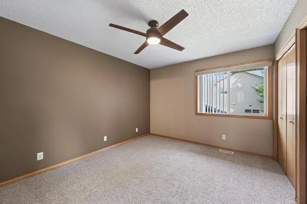 6007 Nathan Blvd, Rockford, MN 55373
