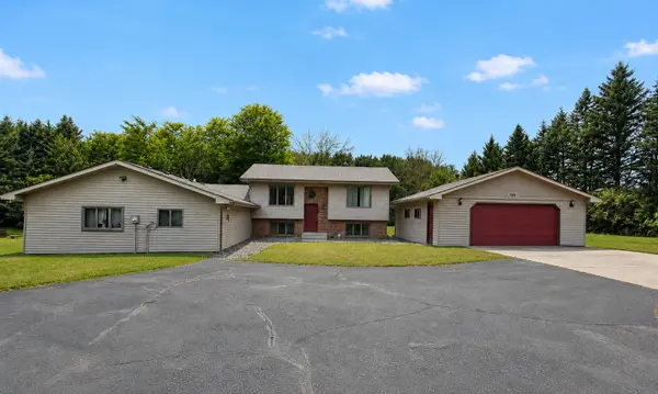 566 Plourde DR, Somerset, WI 54025
