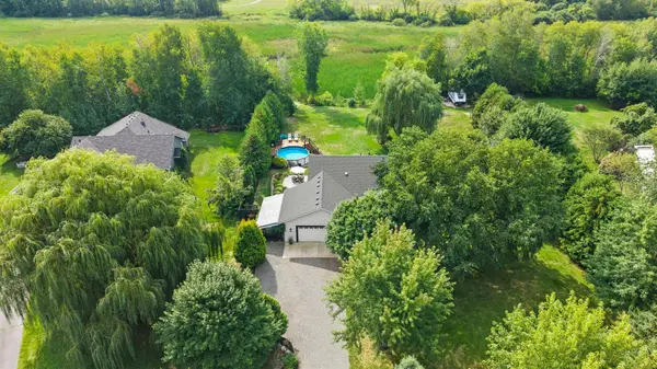 31795 Lakeway DR NE, Cambridge, MN 55008