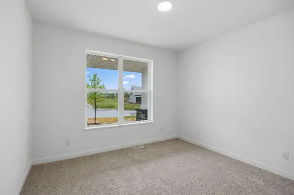 1920 White Pine WAY, Carver, MN 55315