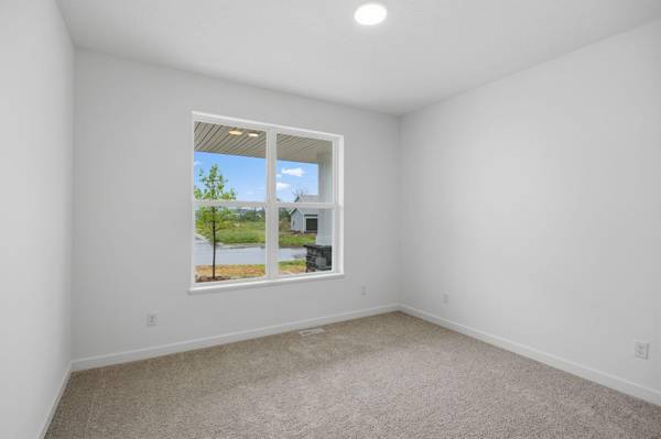 1920 White Pine WAY, Carver, MN 55315