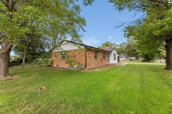 4303 Sequoia St, Hutchinson, KS 67502