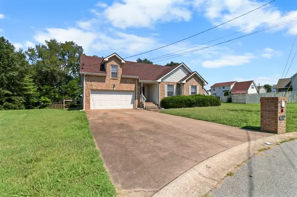 3393 Endsworth Dr, Clarksville, TN 37042