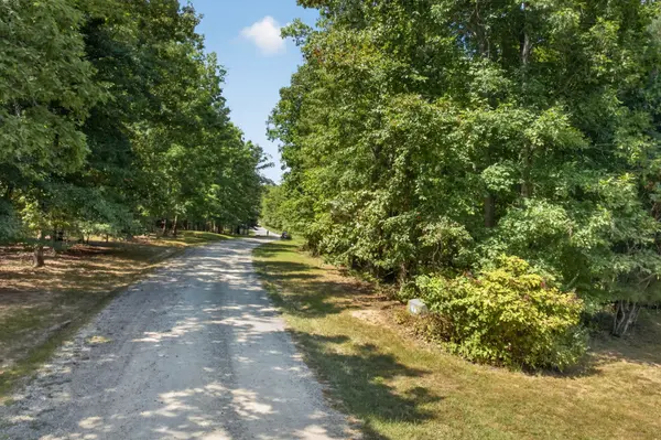 64 Long Branch Rd, Spencer, TN 38585