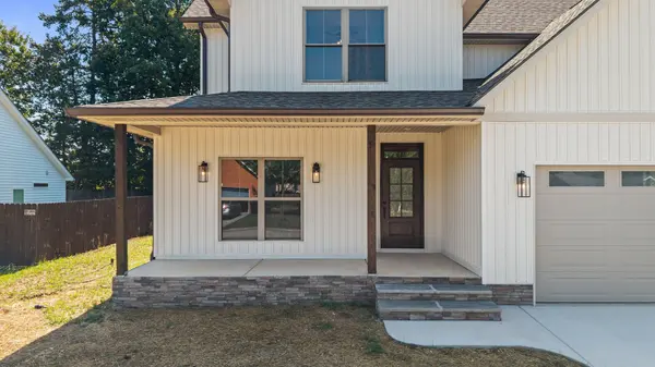 502 Hillside Ln, Lenoir City, TN 37771