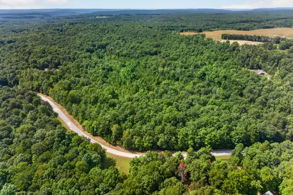 33 Hemlock Ln, Spencer, TN 38585