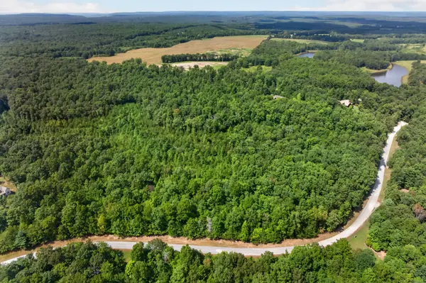 33 Hemlock Ln, Spencer, TN 38585