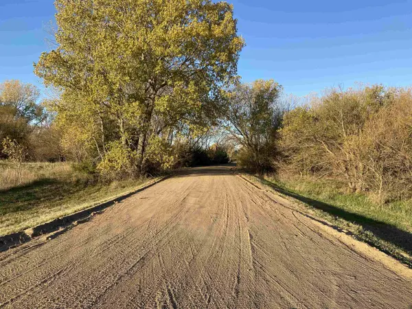 1658 W Ashleigh Ln., Milton, KS 67106