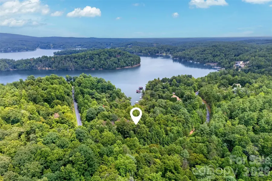 360 Harborside DR, Nebo, NC 28761