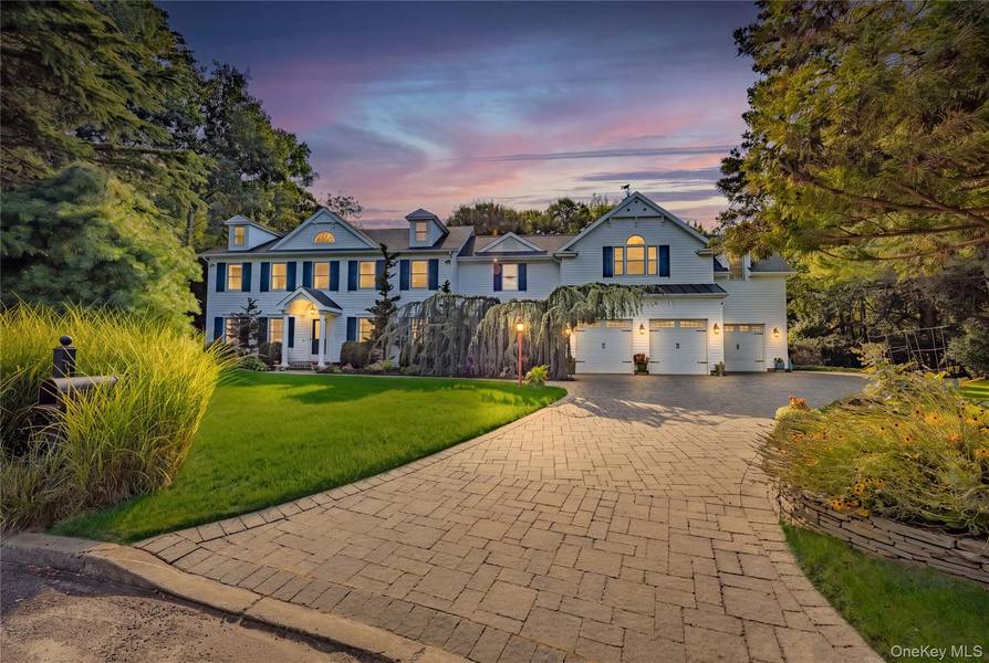 10 Redbridge CT, East Setauket, NY 11733