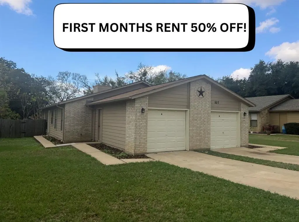 807 Lloyd LN #A, Elgin, TX 78621