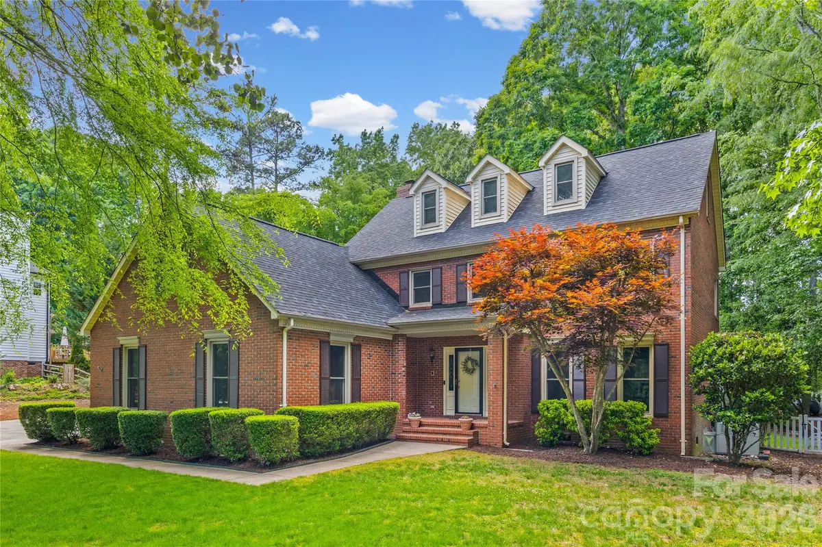 1596 Old Tara LN, Fort Mill, SC 29708