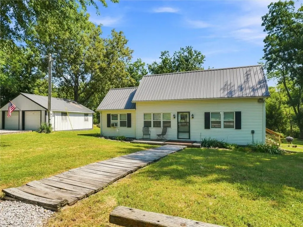 12927 N Garner RD, Richmond, MO 64085