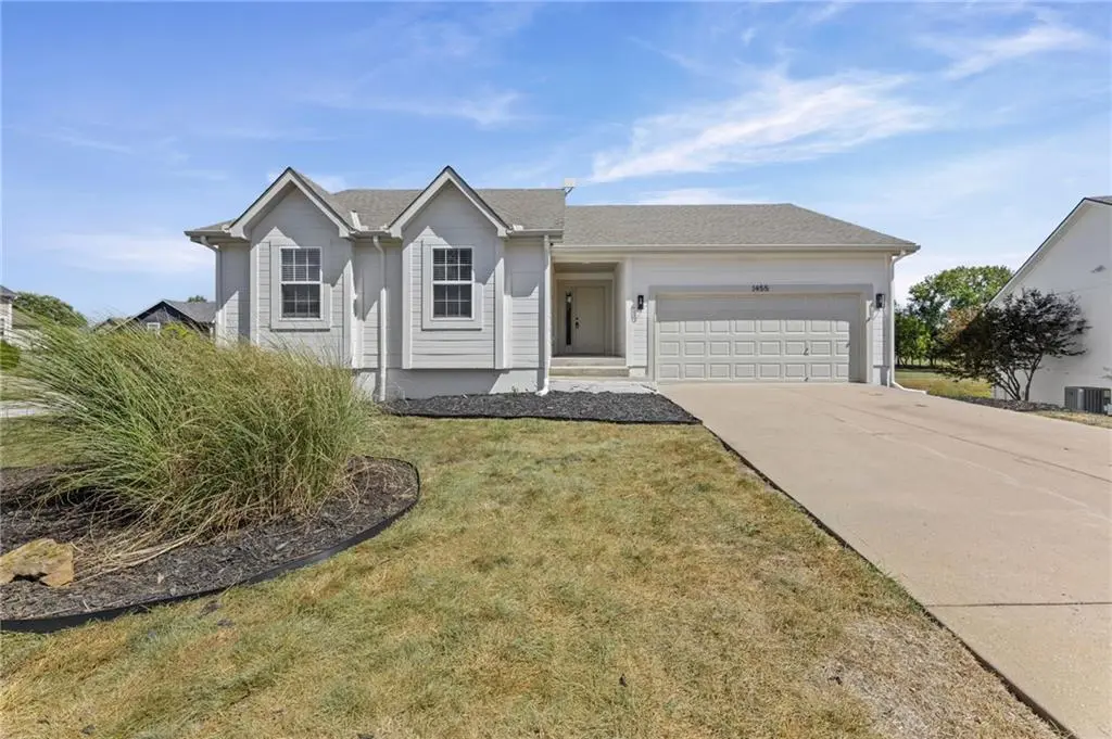 1455 Starbrooke DR, Louisburg, KS 66053