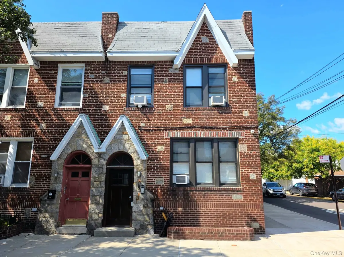 70-02 69th ST, Glendale, NY 11385