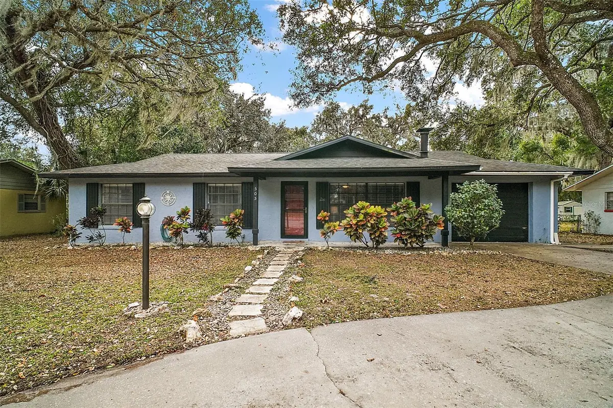 505 W CATAWBA ST, Fruitland Park, FL 34731