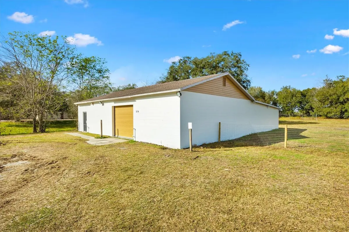 574 W KINGS HWY, Center Hill, FL 33514