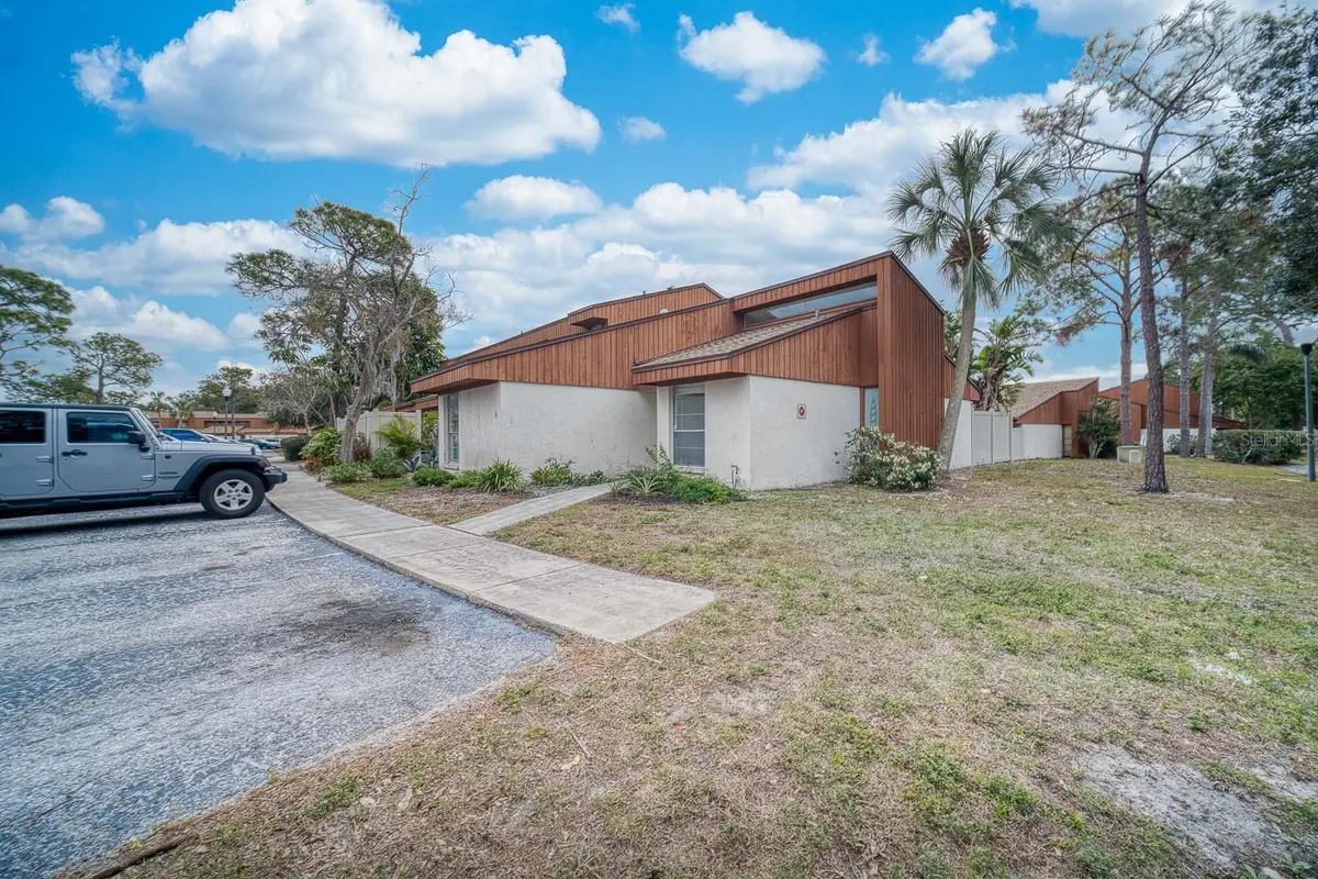 2066 SUNSET POINT RD #91, Clearwater, FL 33765
