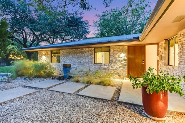 7101 Sungate DR, Austin, TX 78731