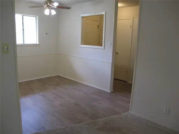 1213 S Meadows DR, Austin, TX 78758